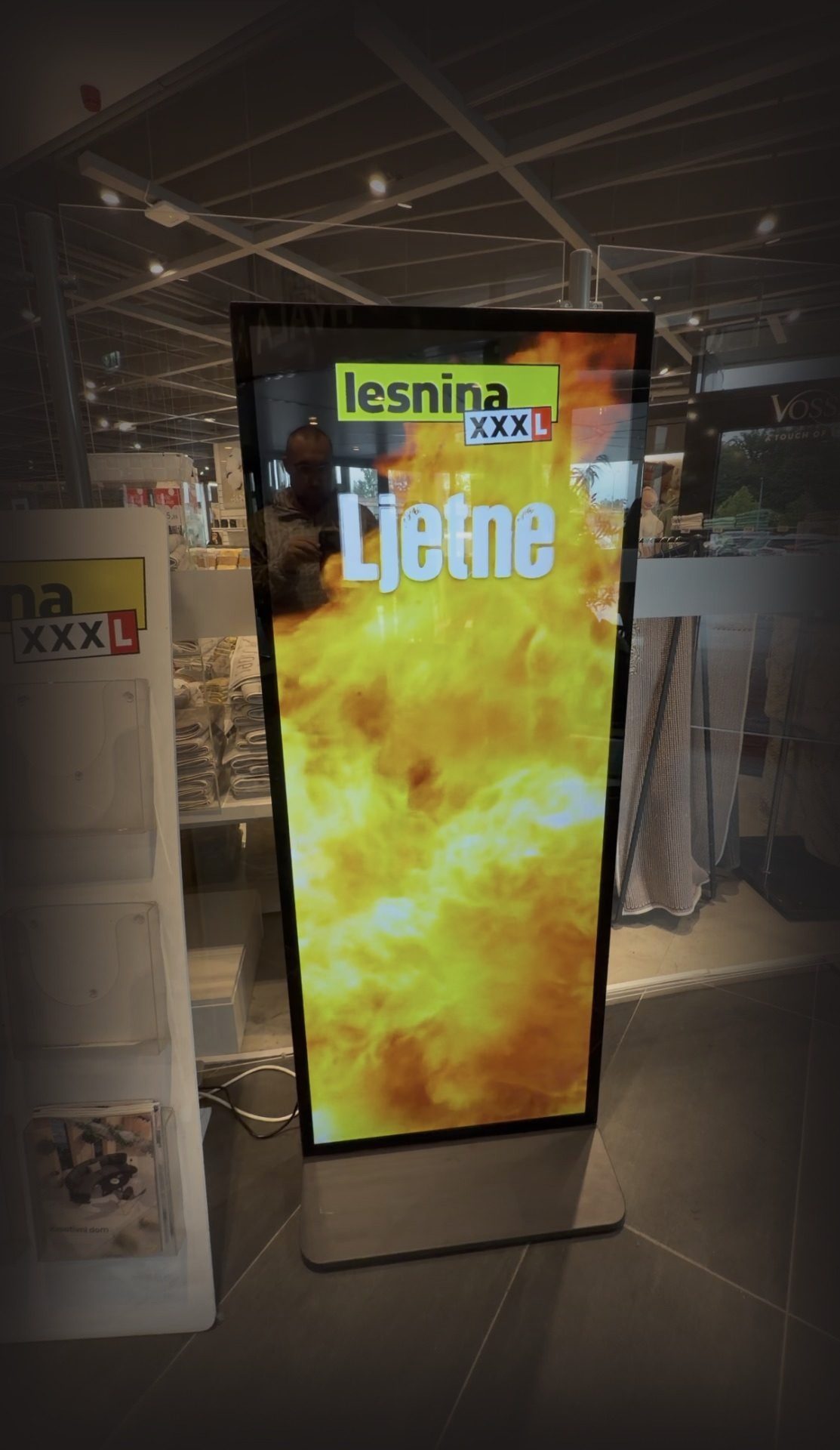 LCD Poster 4K