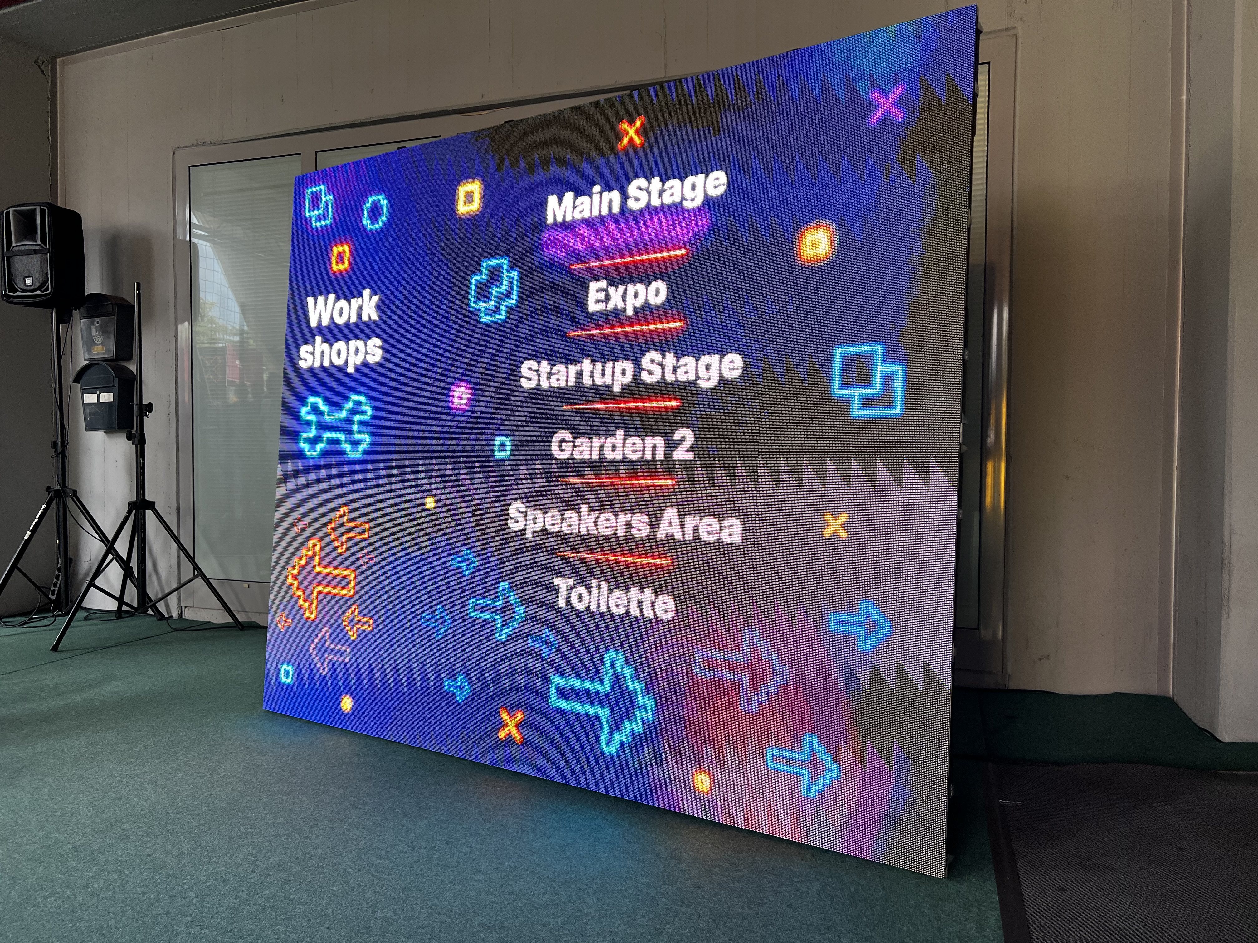 instalacija 50 LED iPostera za Shift Conference u Zadru